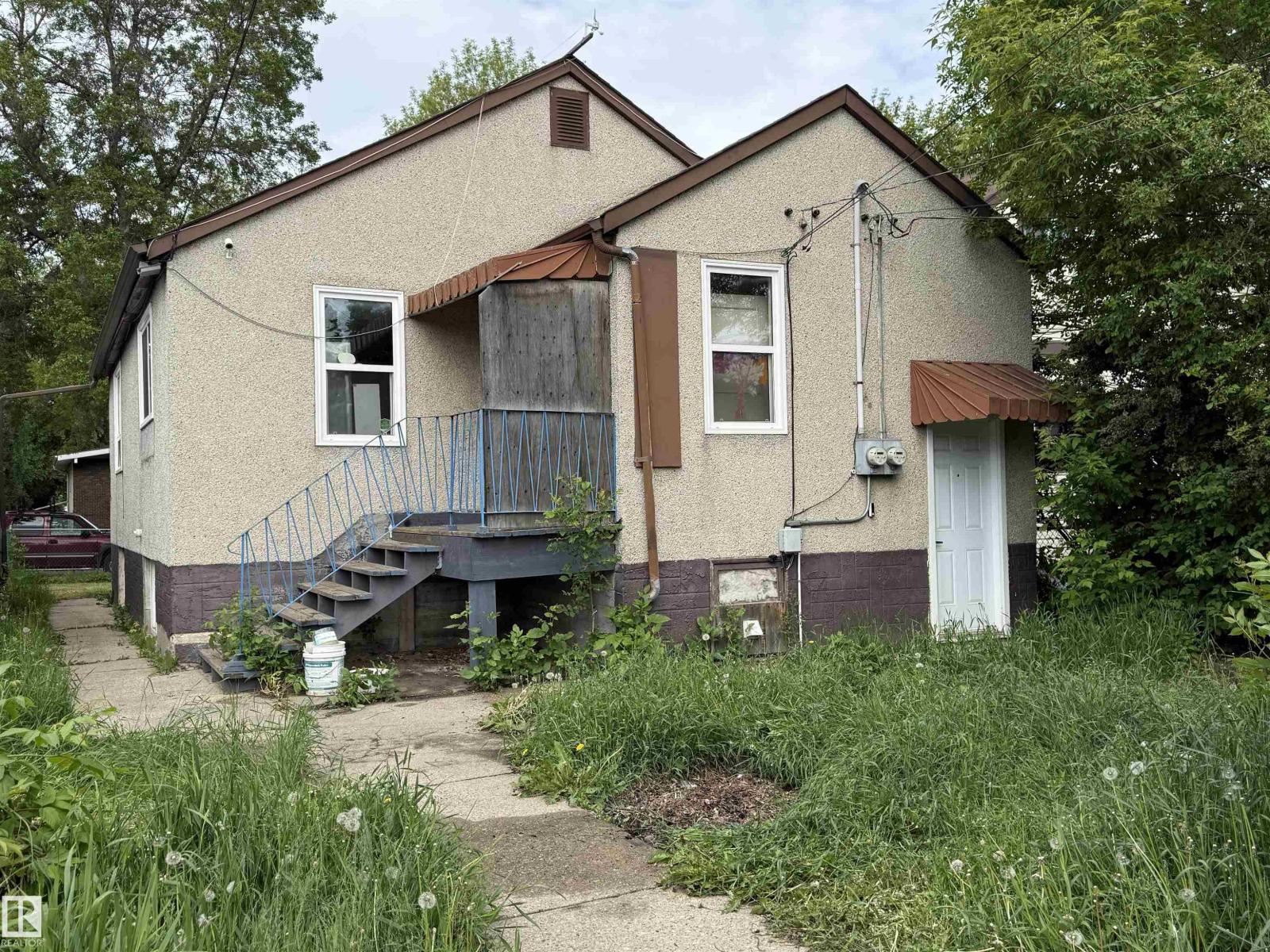 11825 67 ST NW - 4