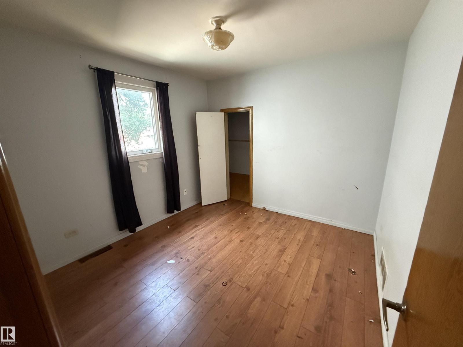 11825 67 ST NW - 9