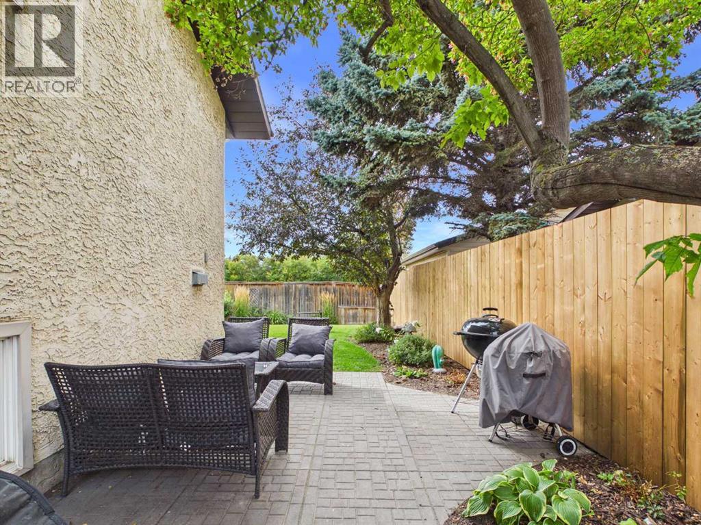 32 Haliburton Crescent - 33