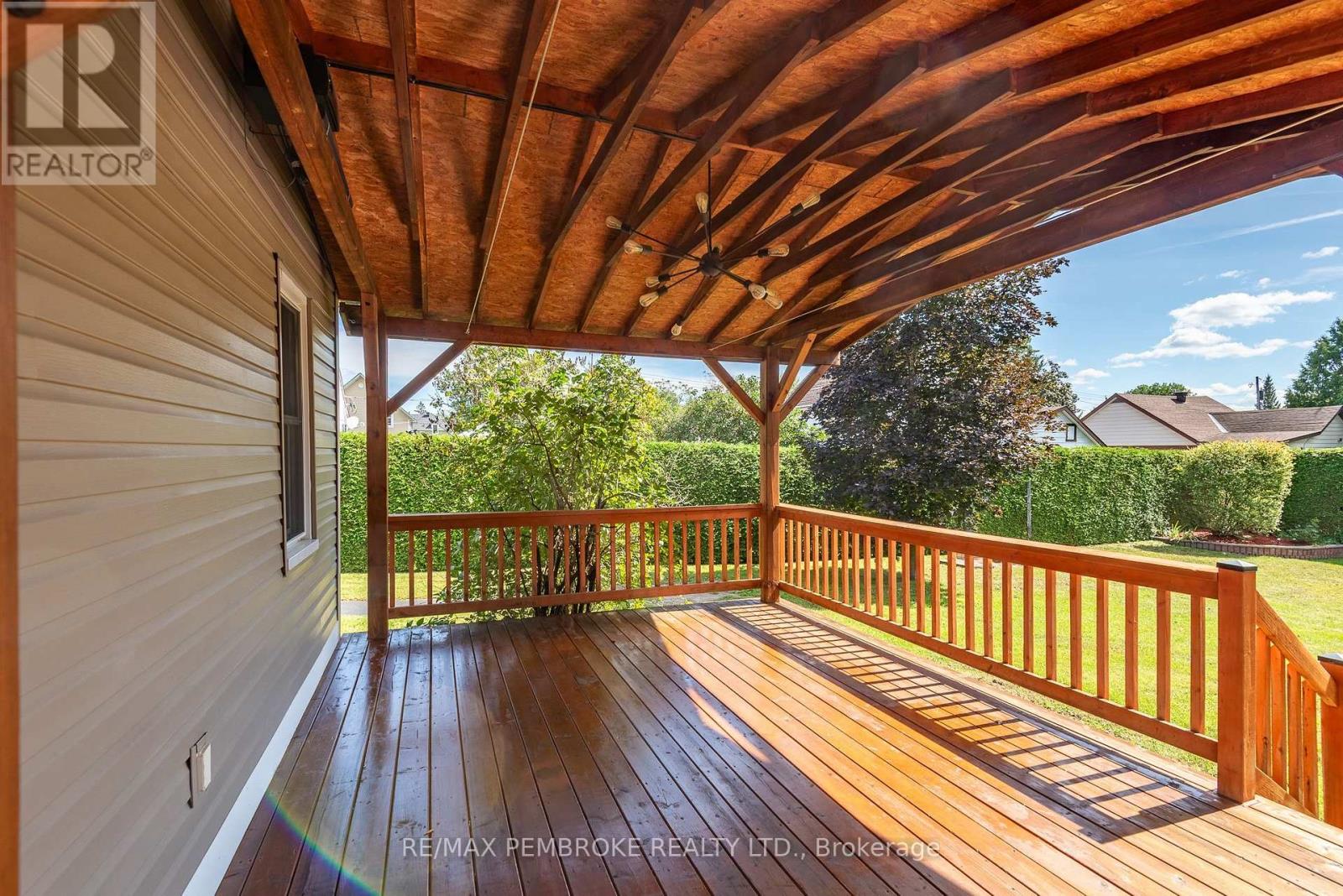 2 Bed, 1 Bath House for Sale in Pembroke – 628 PERTH STREET, Pembroke – MLS# X13751170 - Image 10