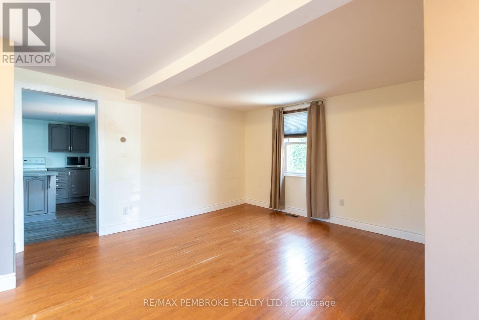 2 Bed, 1 Bath House for Sale in Pembroke – 628 PERTH STREET, Pembroke – MLS# X13751170 - Image 14