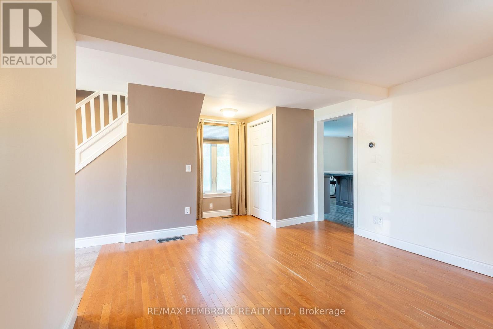 2 Bed, 1 Bath House for Sale in Pembroke – 628 PERTH STREET, Pembroke – MLS# X13751170 - Image 16