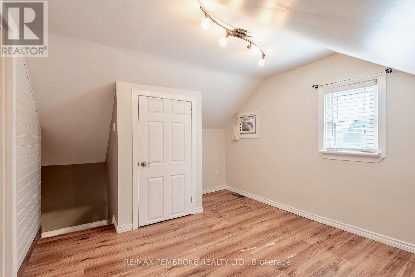 2 Bed, 1 Bath House for Sale in Pembroke – 628 PERTH STREET, Pembroke – MLS# X13751170 - Image 21