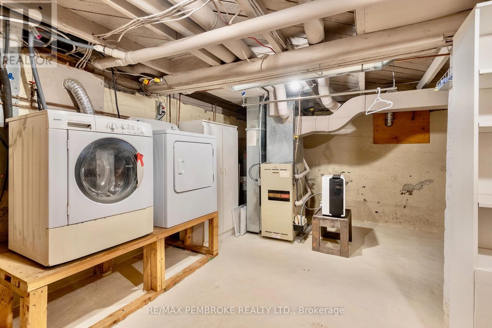 2 Bed, 1 Bath House for Sale in Pembroke – 628 PERTH STREET, Pembroke – MLS# X13751170 - Image 28