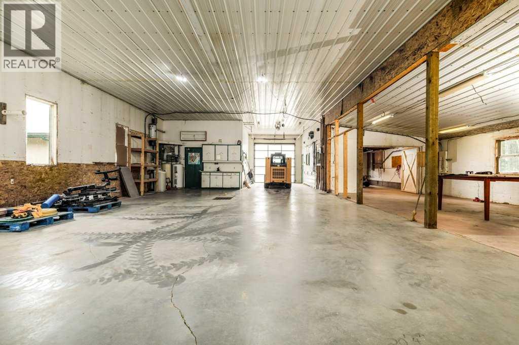 Listing photo – 425016 Range Road 10, Rural Ponoka County