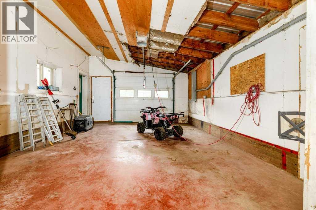 Listing photo – 425016 Range Road 10, Rural Ponoka County