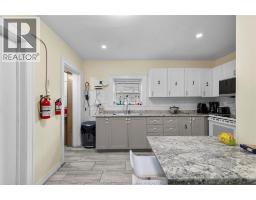 4pc Bathroom - 609 St. Joseph, Windsor, ON N9C3H3 Photo 12