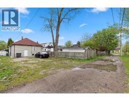 609 St. Joseph, Windsor, ON N9C3H3 Photo 41