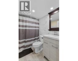 Mud room - 609 St. Joseph, Windsor, ON N9C3H3 Photo 9
