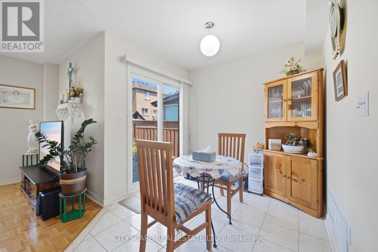 221 RICHVALE DRIVE S - 16