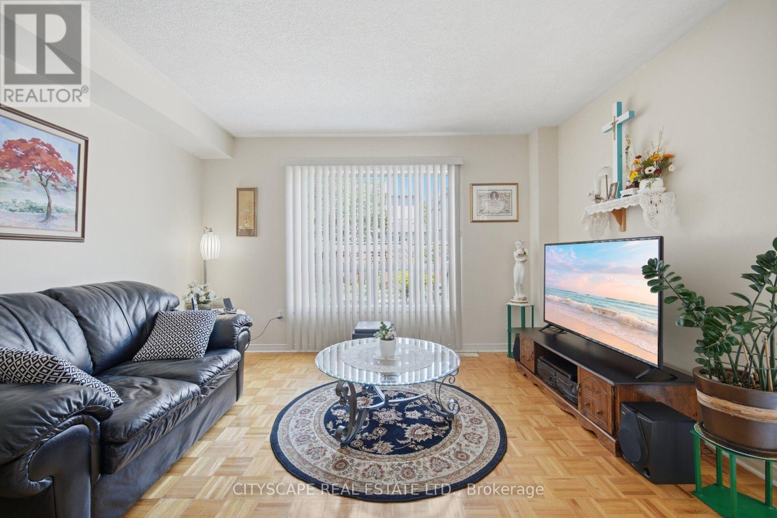 221 RICHVALE DRIVE S - 19