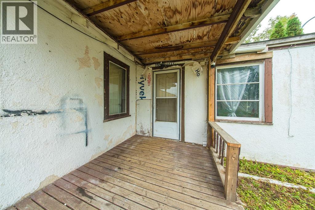 Listing photo – 5006 47 Avenue, Ponoka