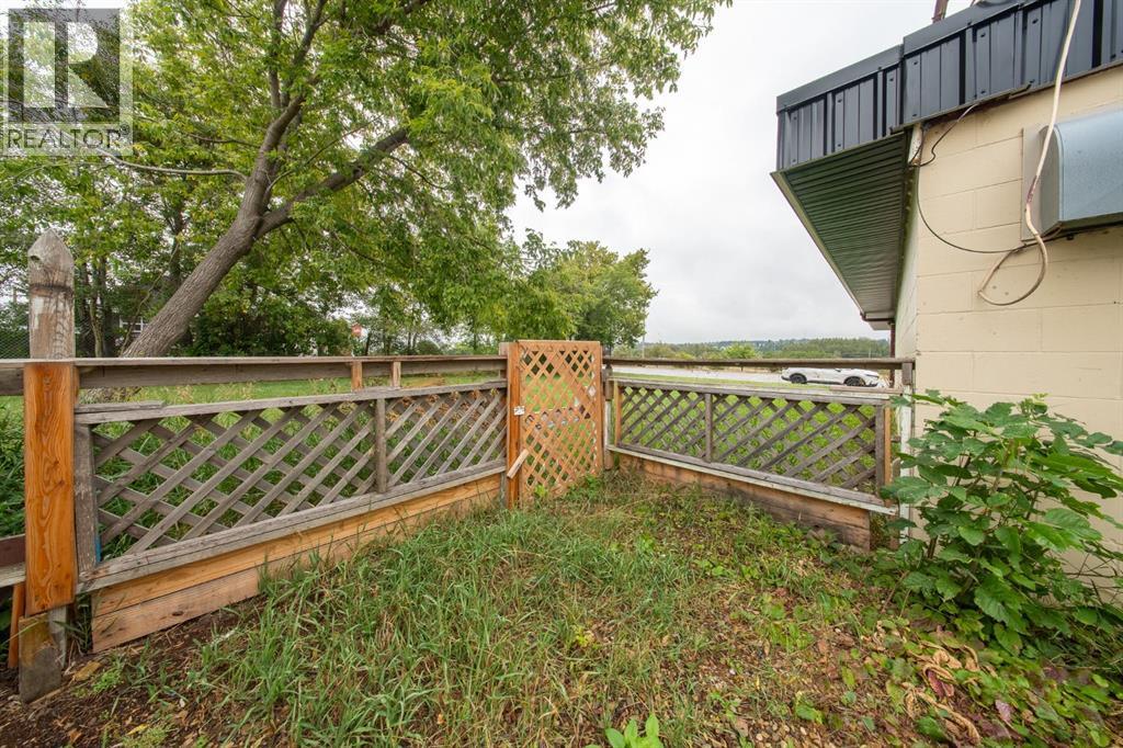 Listing photo – 5006 47 Avenue, Ponoka