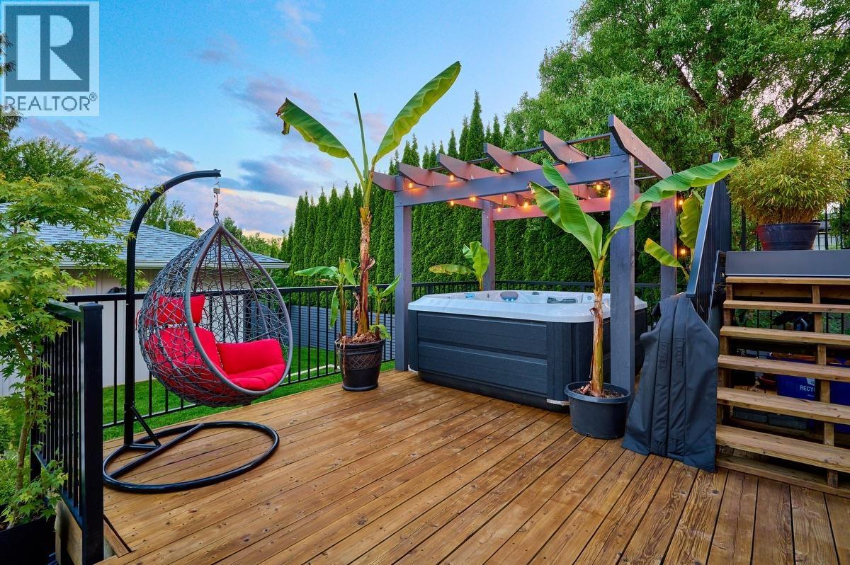 449 E 15TH STREET, North Vancouver