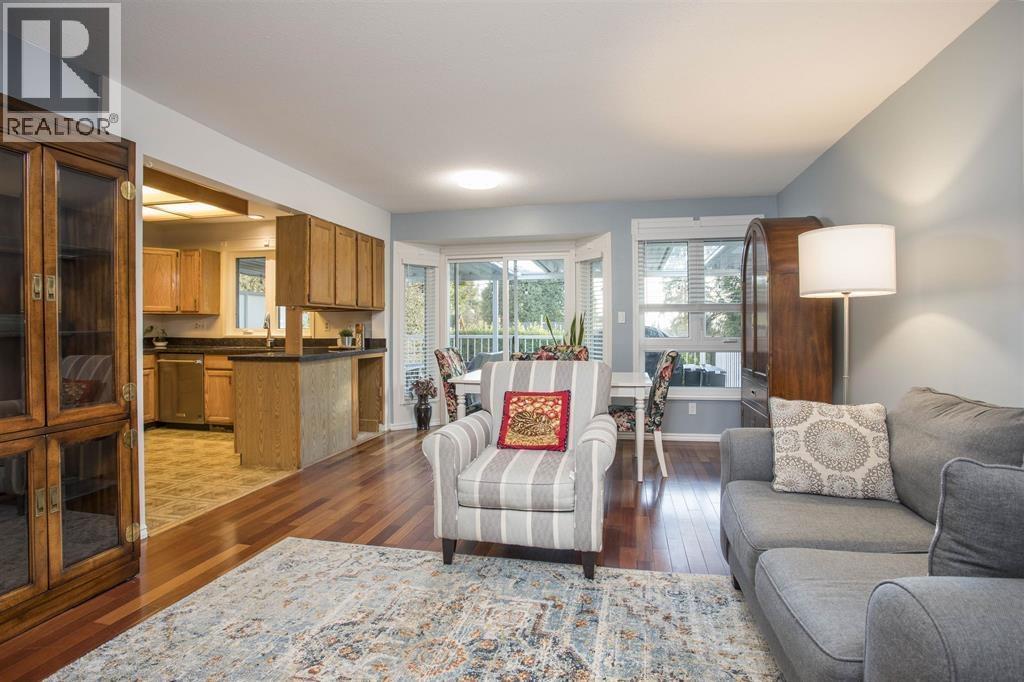 Upper 9890 LYNDHURST STREET, Burnaby — photo 4