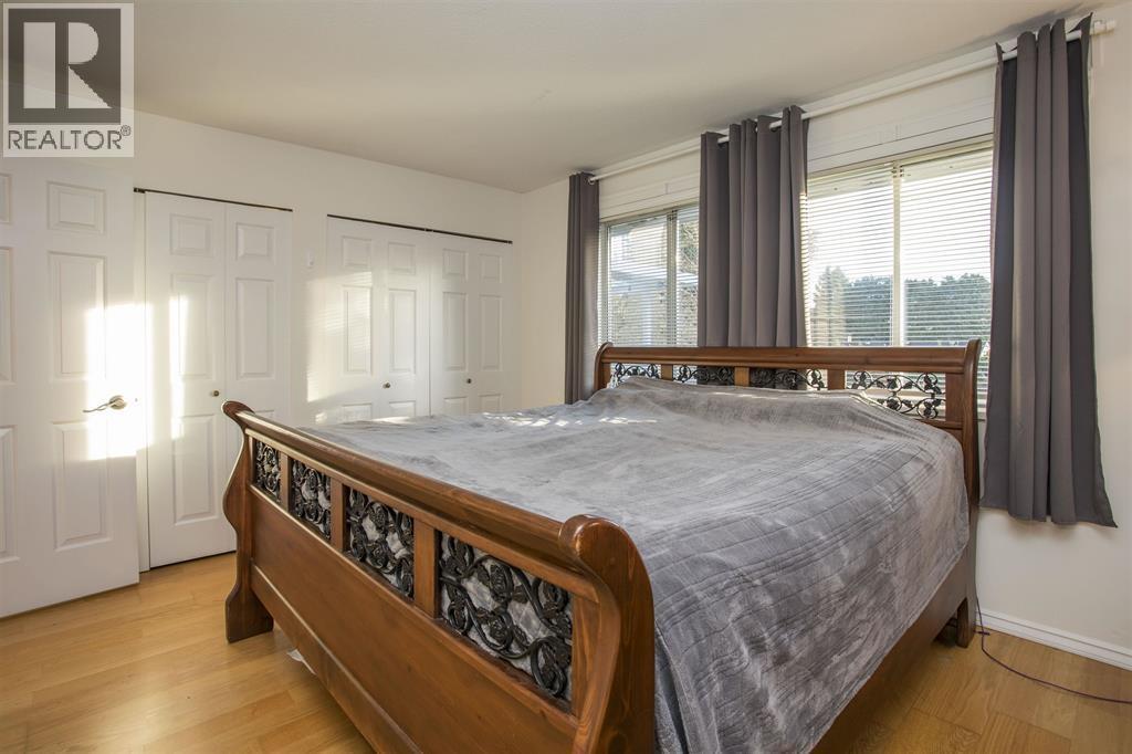 Upper 9890 LYNDHURST STREET, Burnaby — photo 9