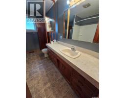 304 Second Avenue E, Lampman, SK S0C1N0 Photo 25