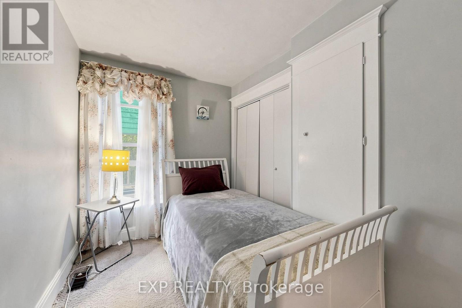 28 SIMCOE STREET - 15