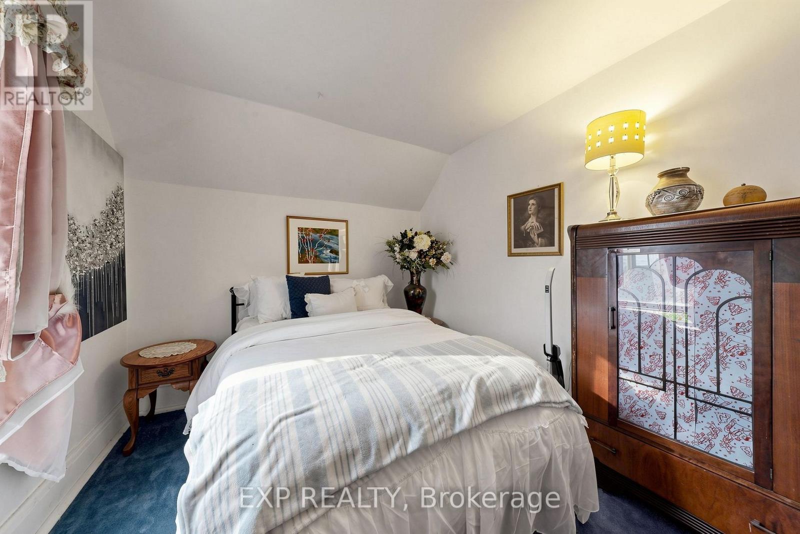 28 SIMCOE STREET - 20