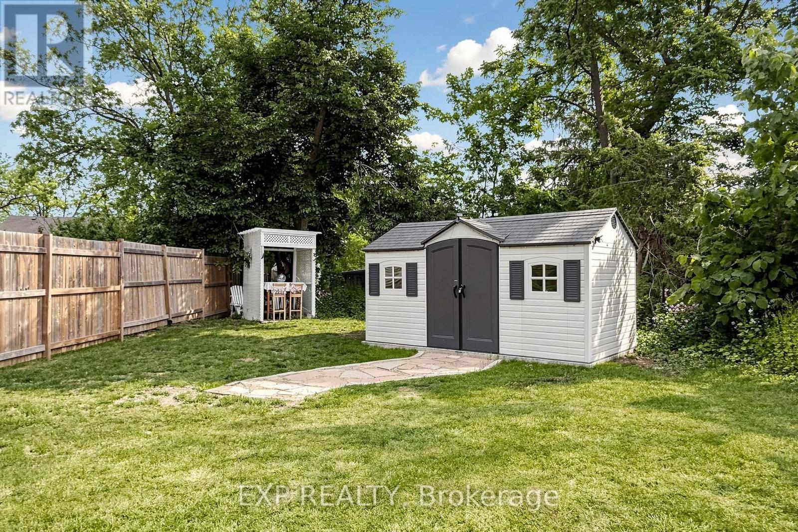 28 SIMCOE STREET - 37