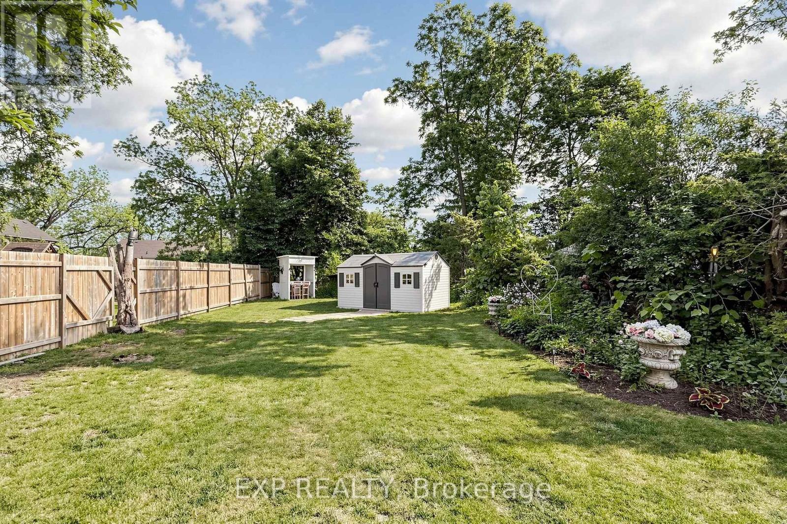 28 SIMCOE STREET - 39