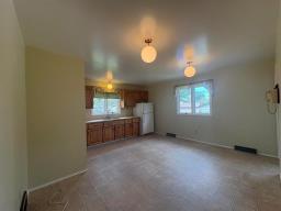 Family room - 12 Earl Avenue, Dauphin, MB R7N0N3 Photo 9
