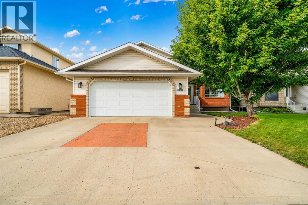 896 Spruce Way SE, Medicine Hat, Alberta, T1B4M7