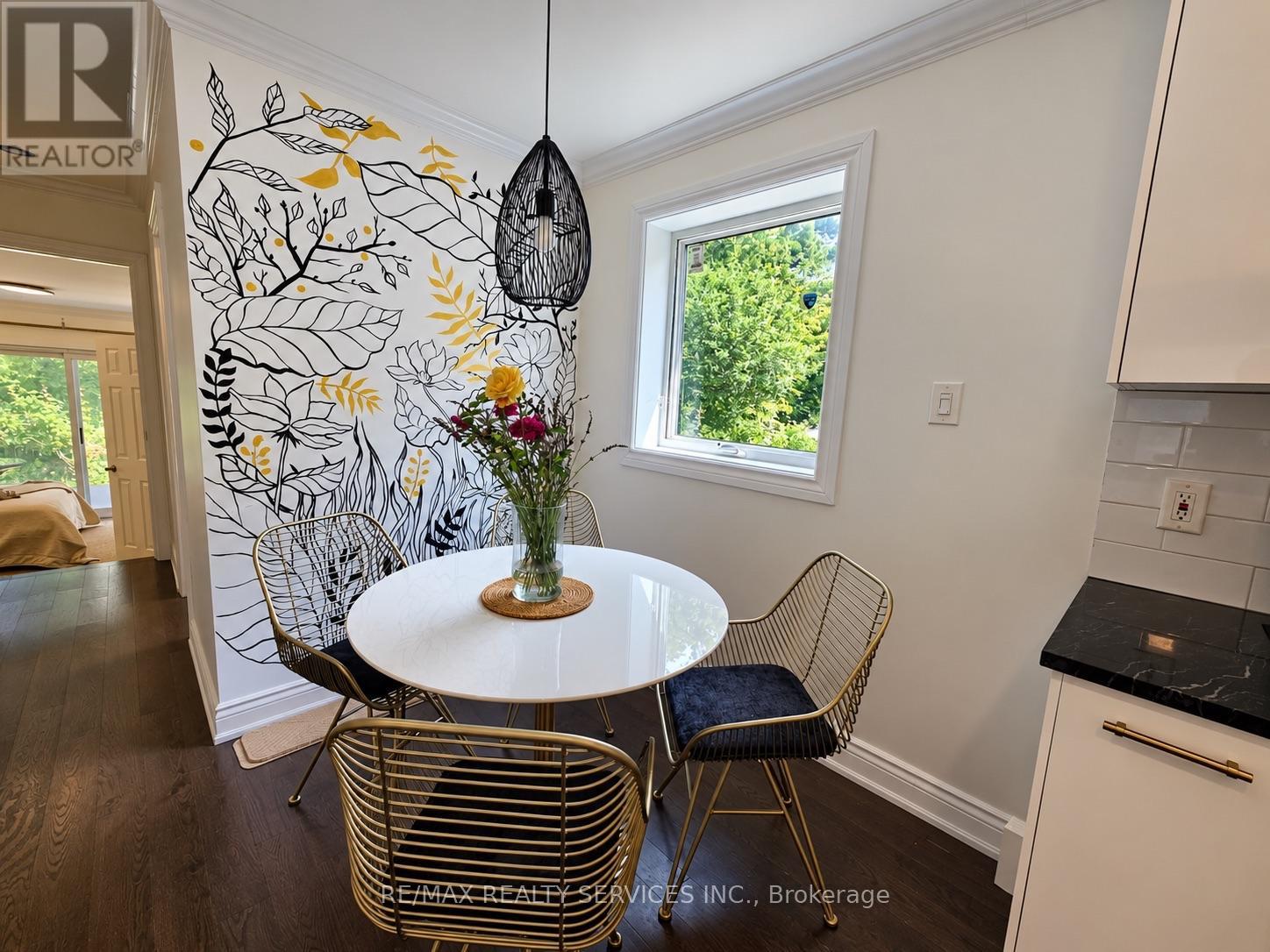 21 MCINTOSH AVENUE - 10