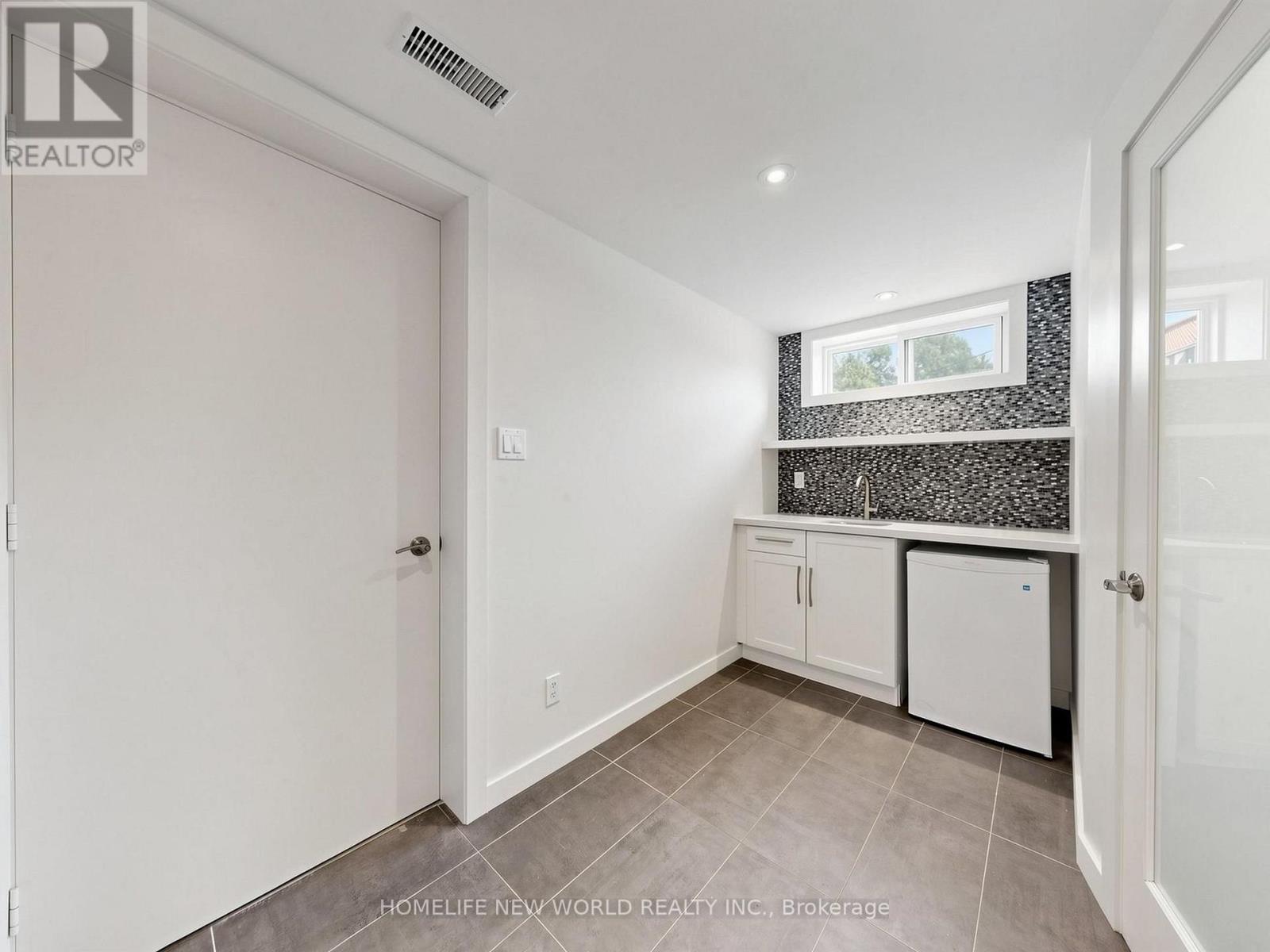 5 ALDERDALE COURT - 31