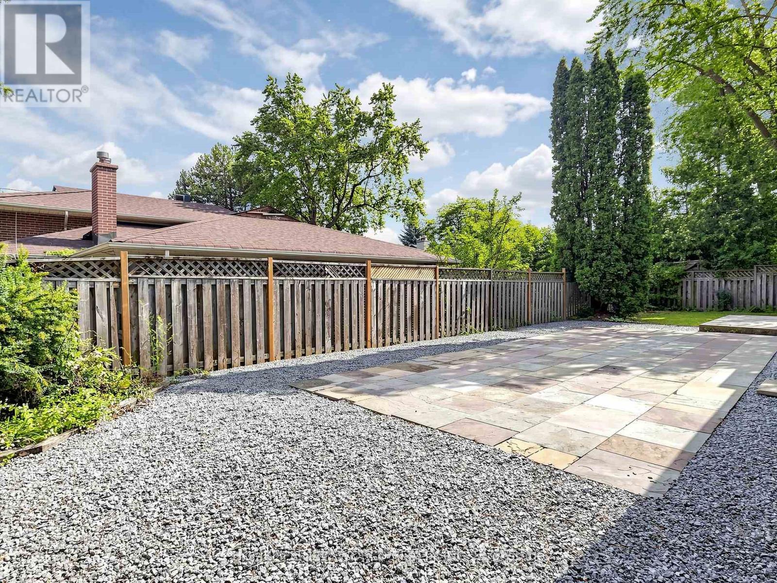 5 ALDERDALE COURT - 35