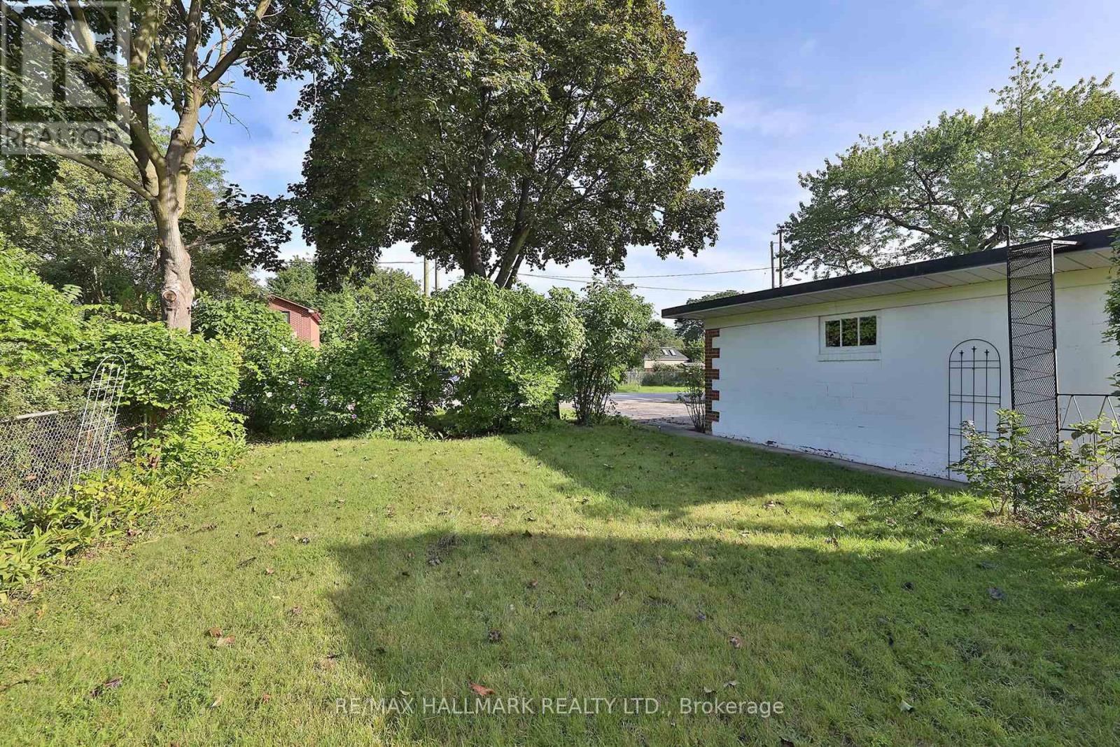 55 ATHOL AVENUE - 27