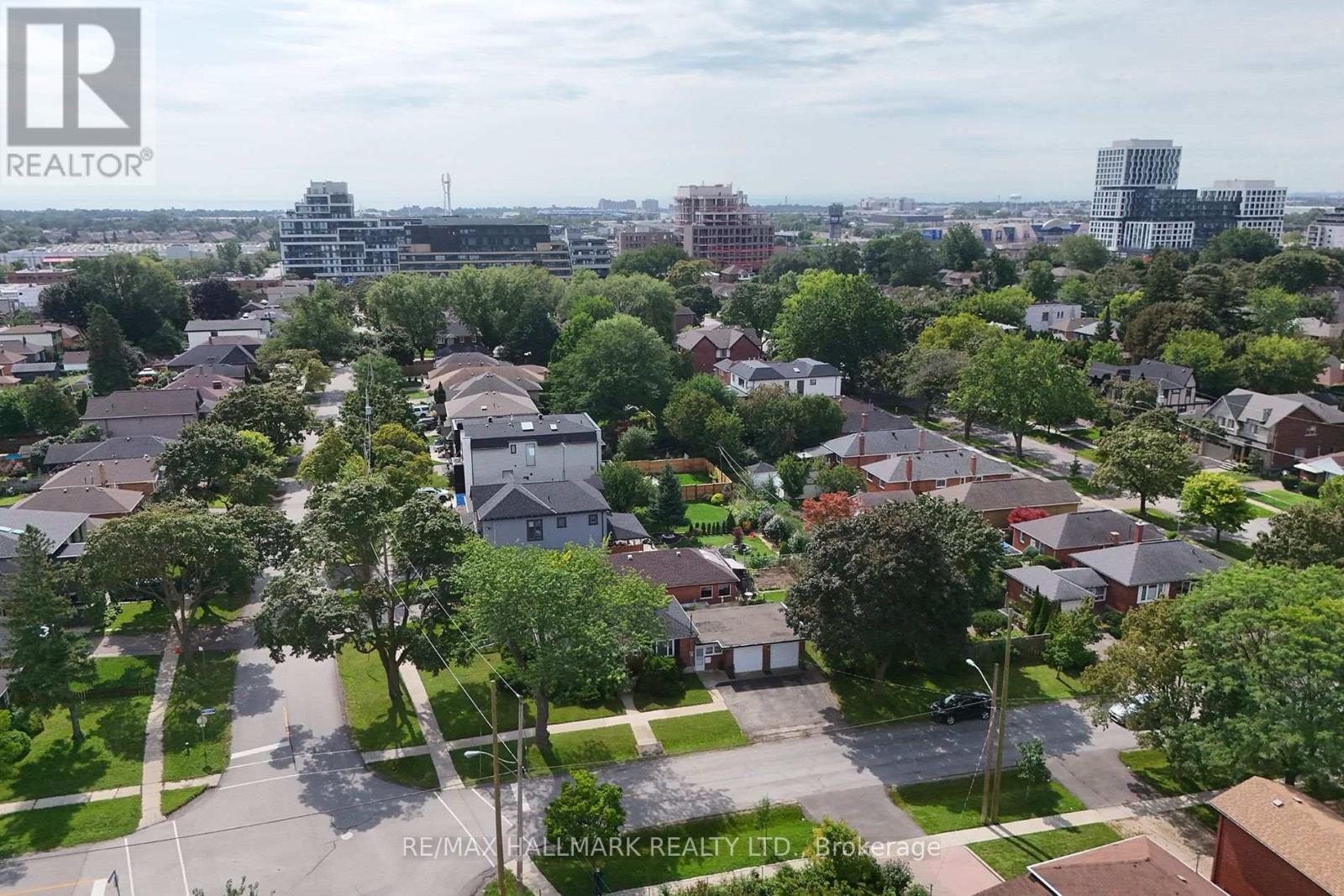 55 ATHOL AVENUE - 34