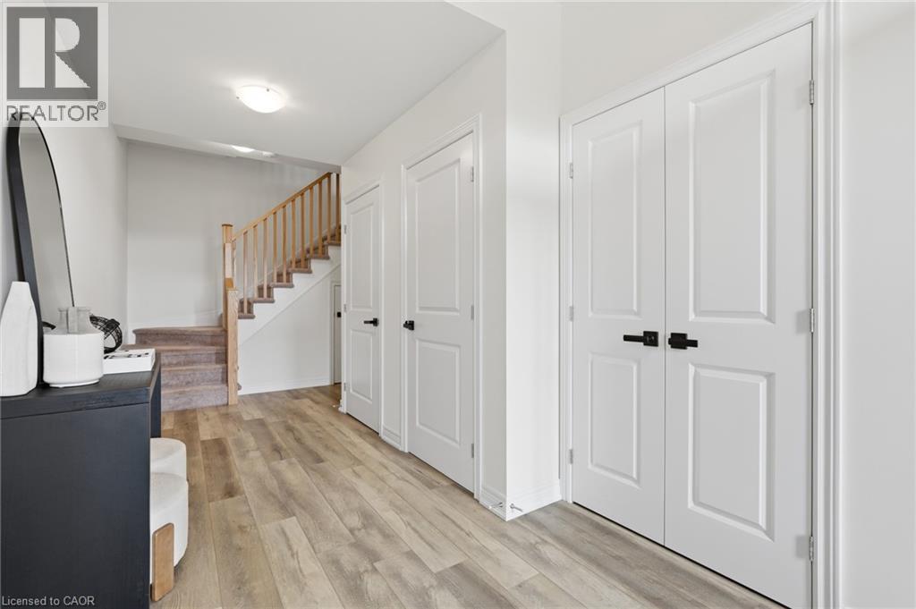 13 RACHEL Drive, Stoney Creek — photo 4