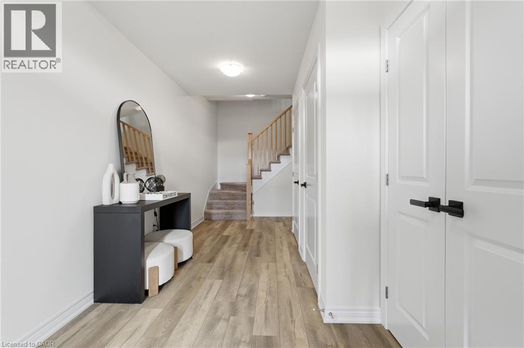13 RACHEL Drive, Stoney Creek — photo 3
