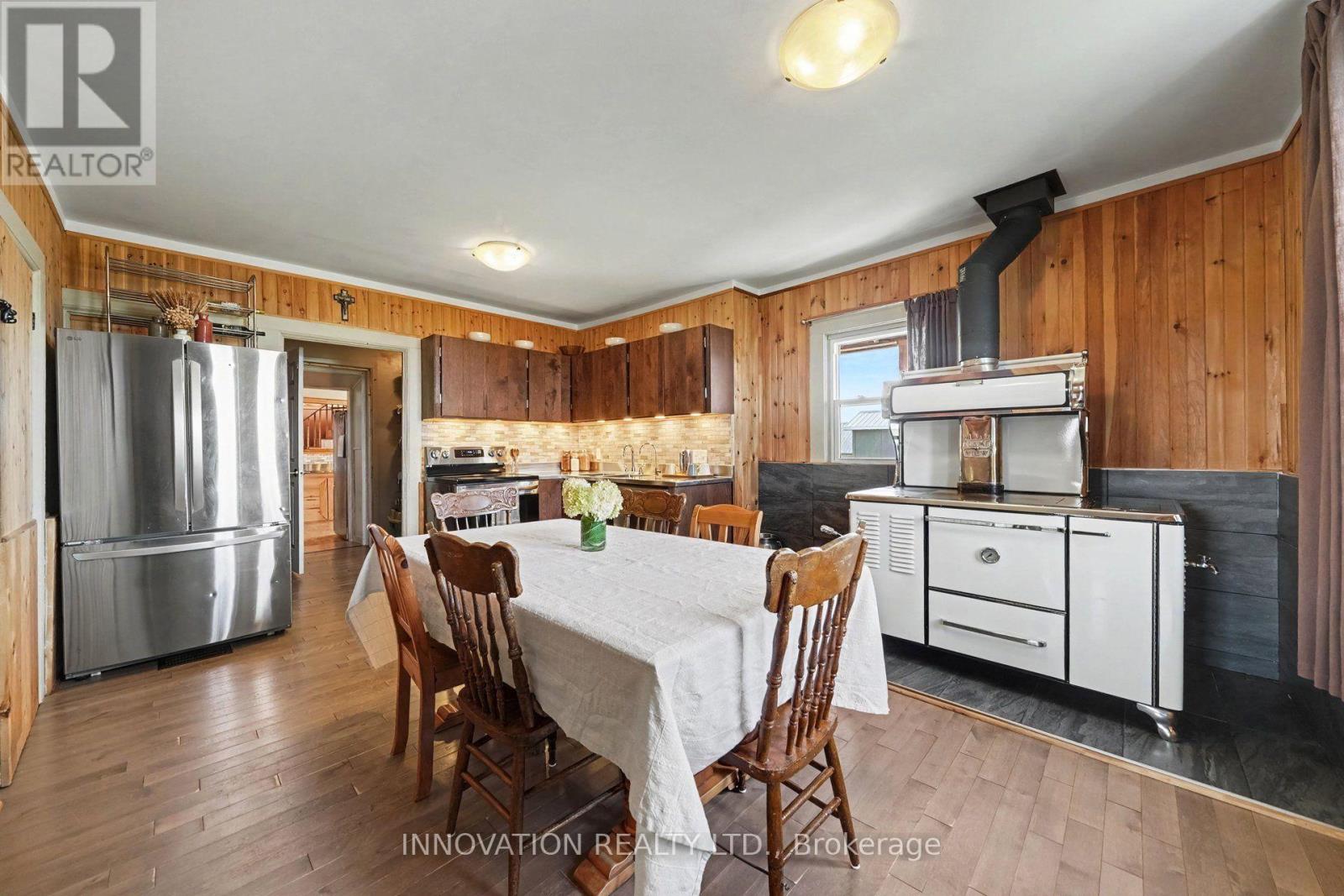 5 Bed, 3 Bath House for Sale in Ottawa – 649 UPPER DWYER HILL ROAD, Ottawa – MLS# X13751324 - Image 7