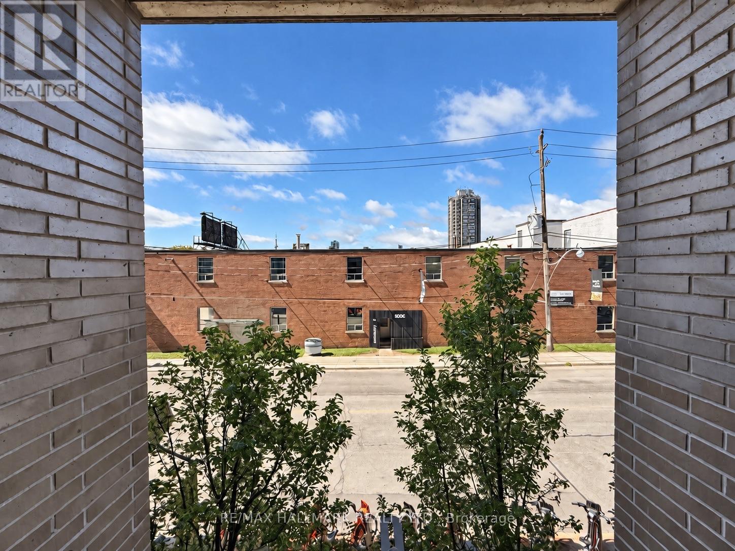 #219 1190 DUNDAS STREET E - 23