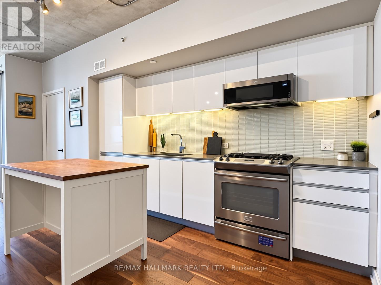 #219 1190 DUNDAS STREET E - 3