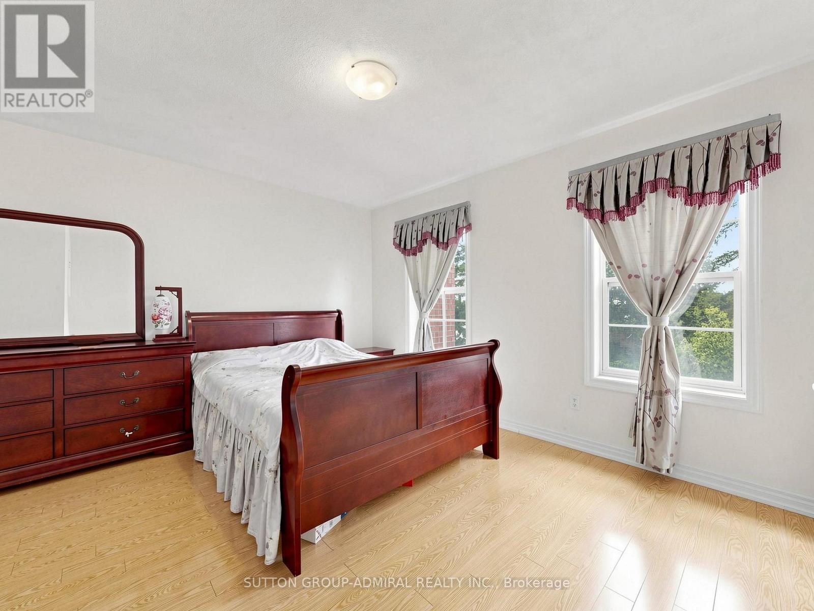 #5 1723 FINCH AVENUE W - 20