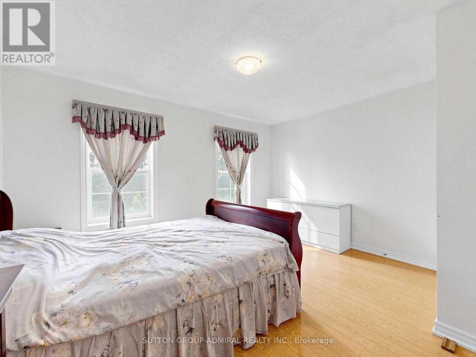 #5 1723 FINCH AVENUE W - 21