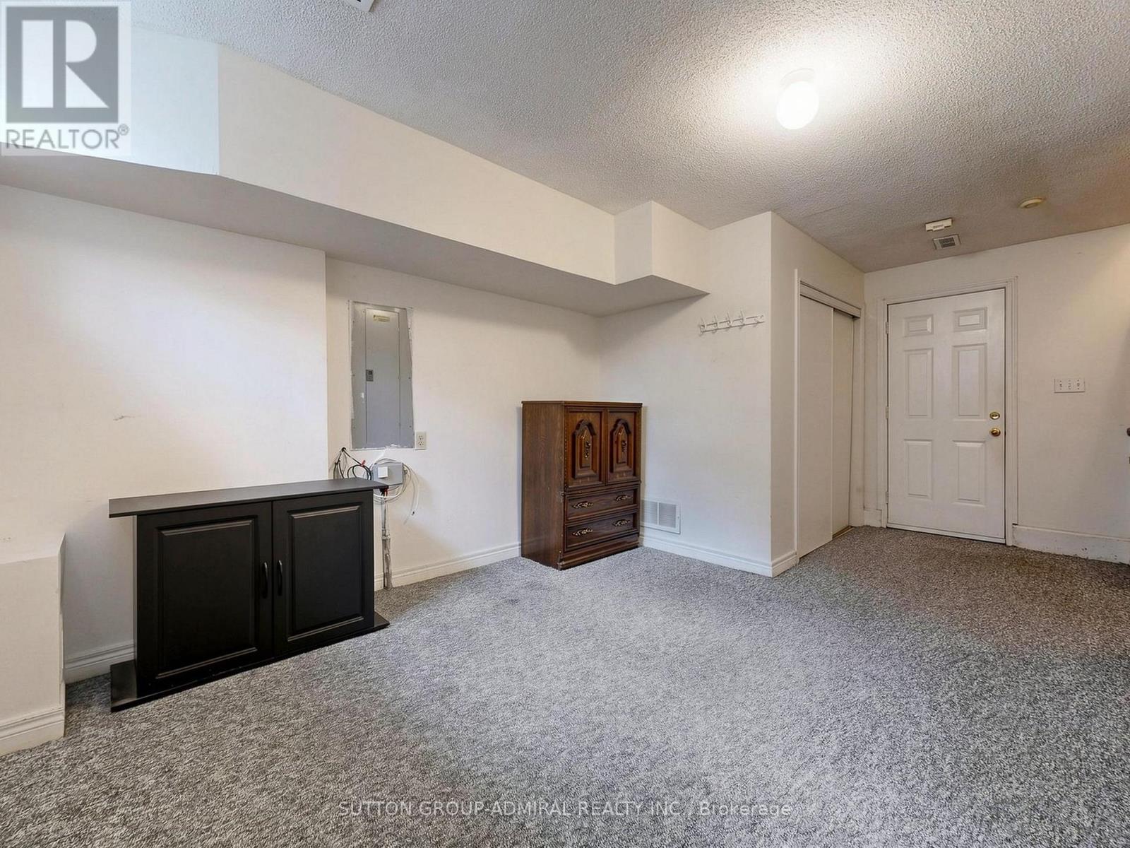 #5 1723 FINCH AVENUE W - 26