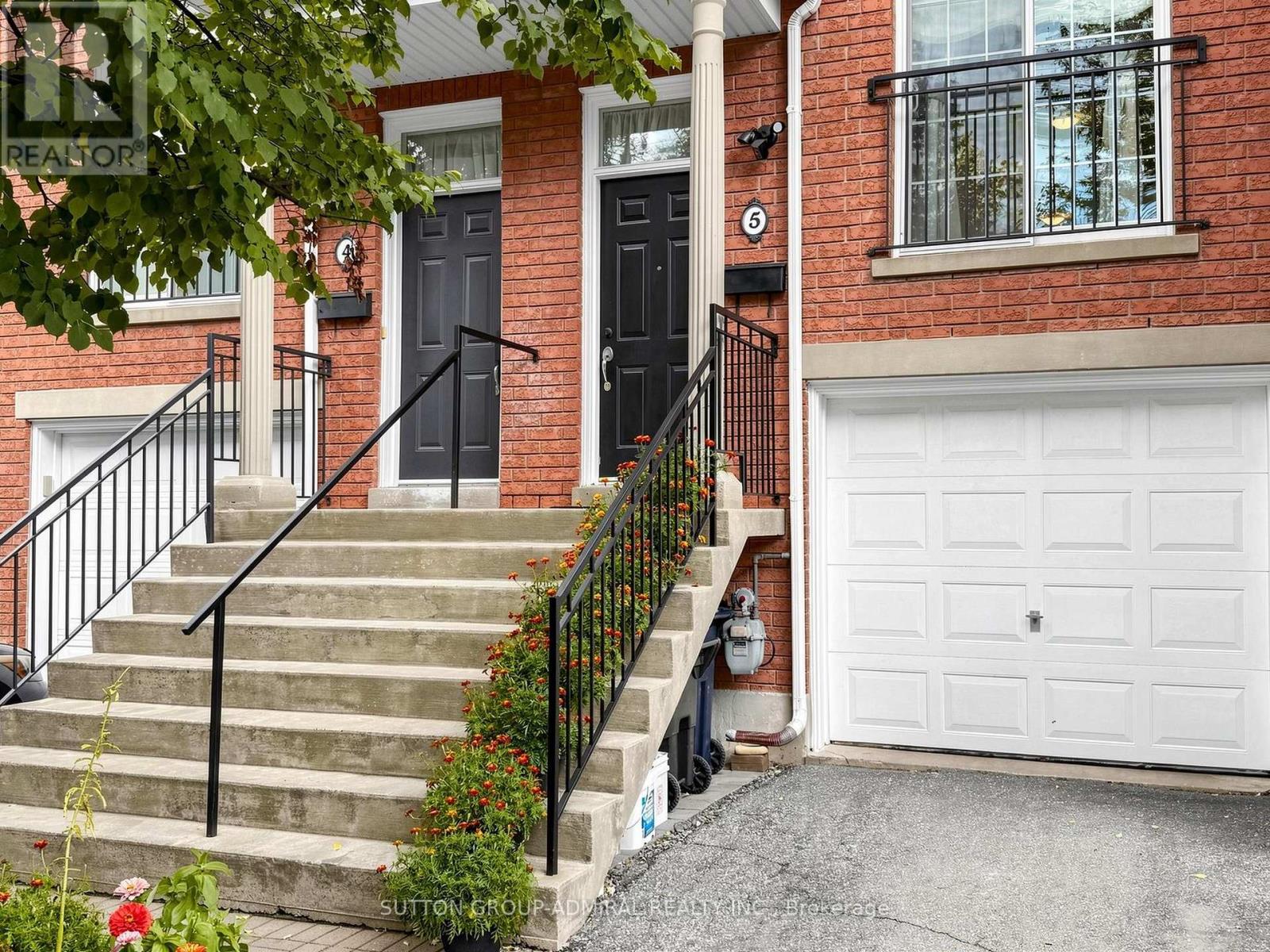 #5 1723 FINCH AVENUE W - 3