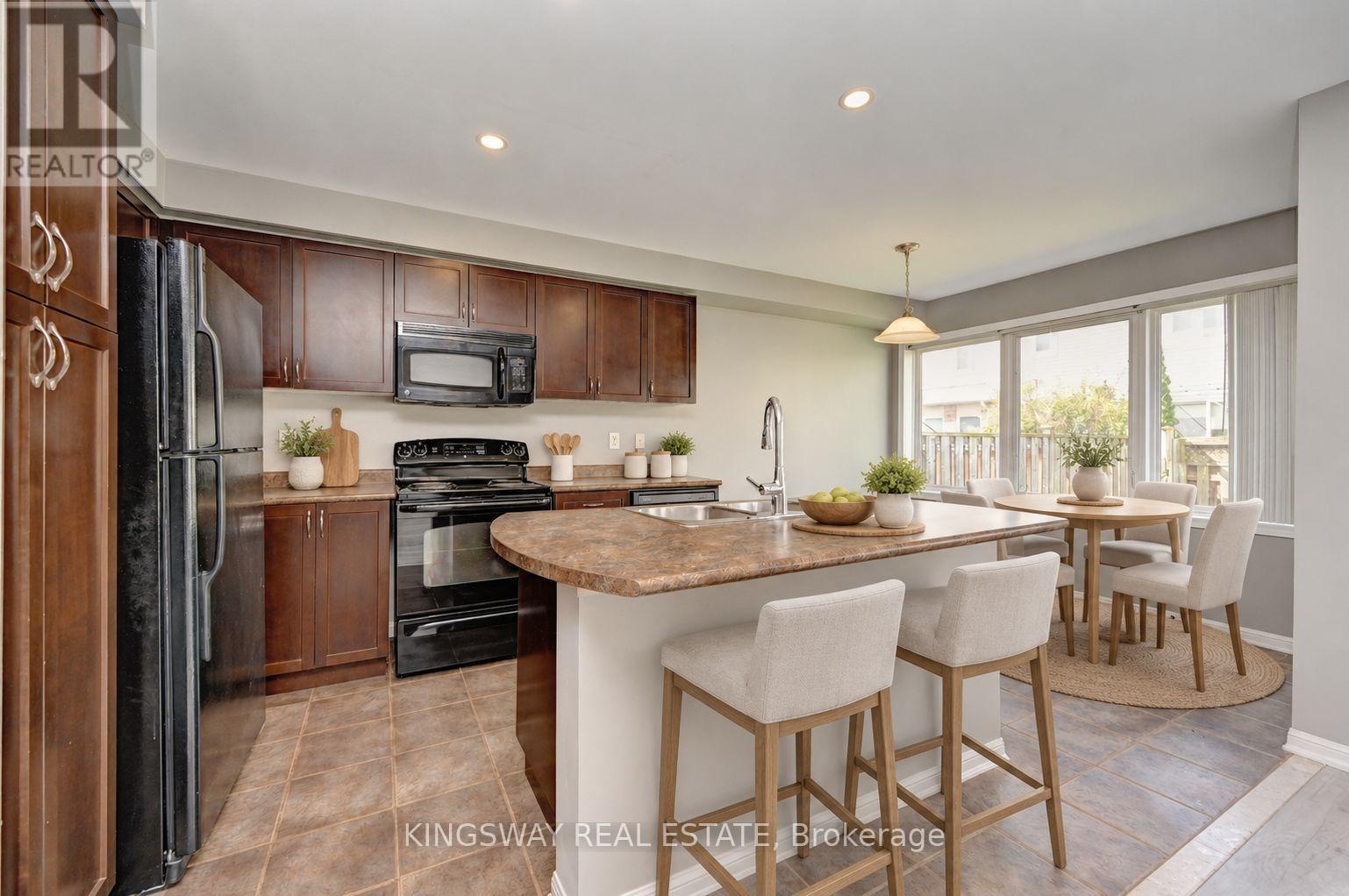 103 BLACKBIRD CIRCLE, Cambridge — photo 4