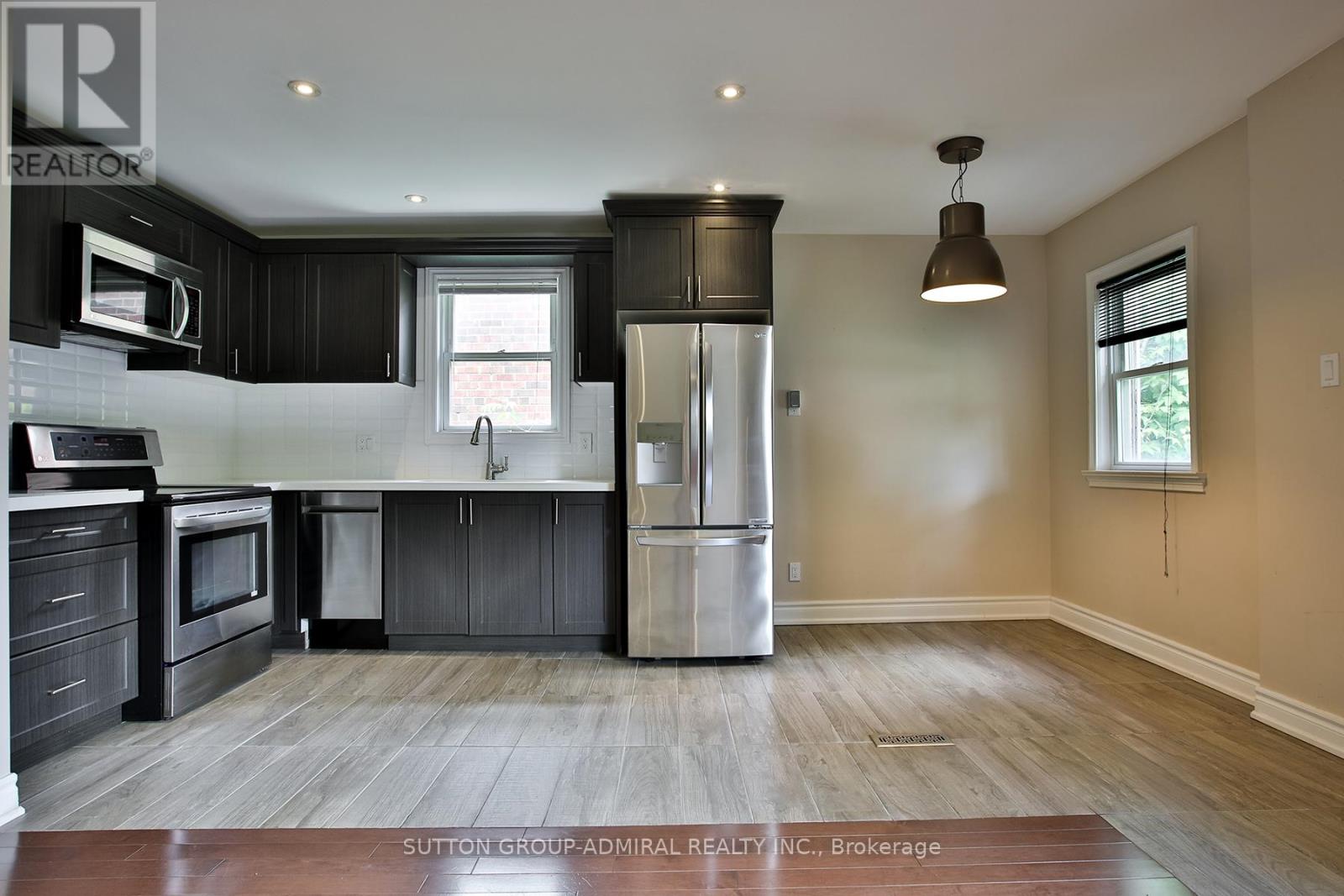 33 REGINA AVENUE - 5
