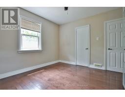 33 Regina Avenue, Toronto, ON M6A1R4 Photo 16