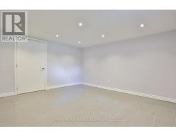 33 Regina Avenue, Toronto, ON M6A1R4 Photo 27