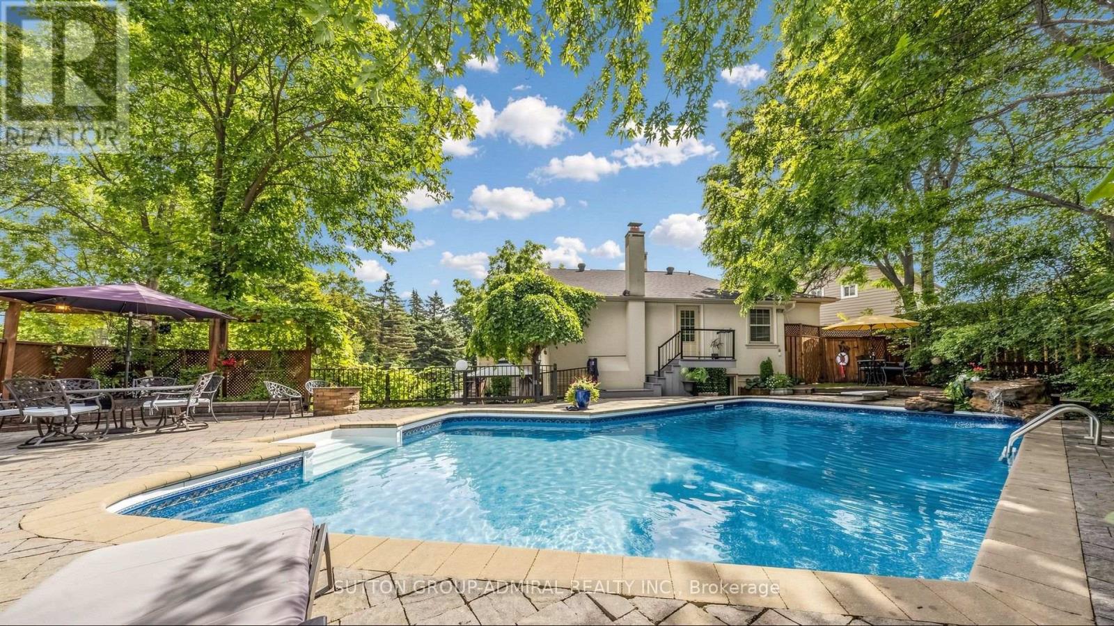 12 SAUNDERS LANE - 34