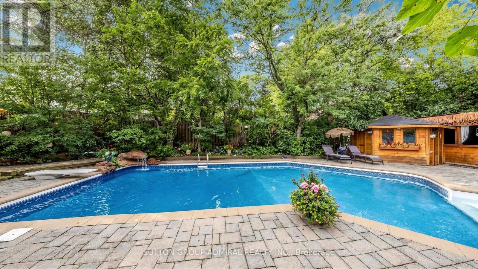 12 SAUNDERS LANE - 40