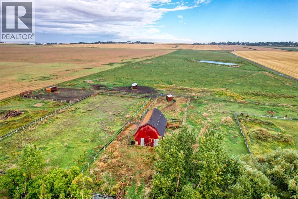 Listing photo – 320045 Range Road 241, Rural Kneehill County