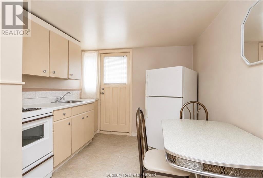 478 Ash Street - 25