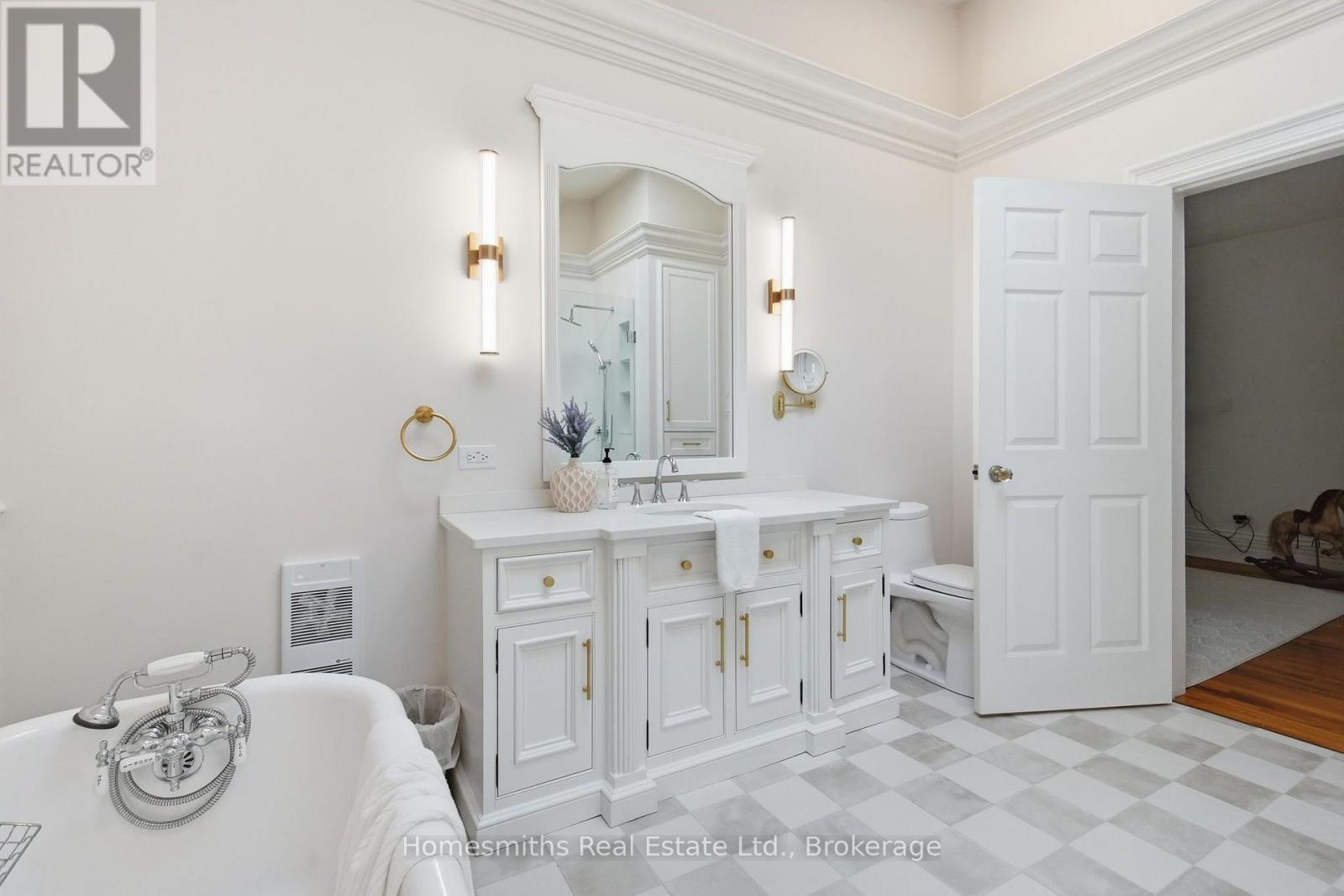 35 BEECH AVENUE - Image 32